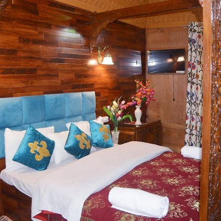 New Lakes Crown Group Of Houseboats Σριναγκάρ Εξωτερικό φωτογραφία