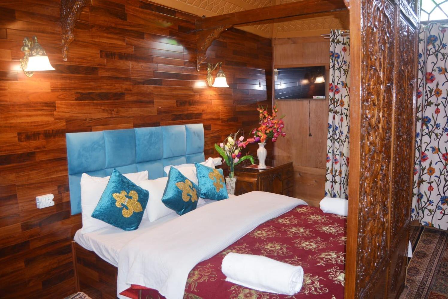 New Lakes Crown Group Of Houseboats Σριναγκάρ Εξωτερικό φωτογραφία